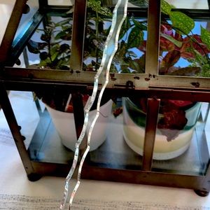 Set of two clear acrylic plant supports